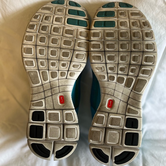 Excellent Condition 🌸 Nike N7, Size 10 in Turquoise and white - Picture 12 of 12